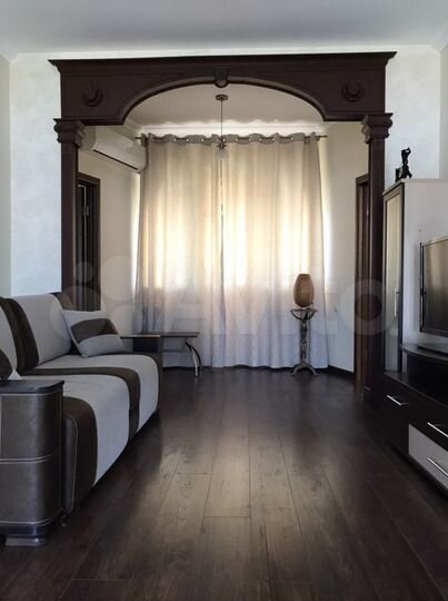 Дом 180 м² на участке 5,5 сот.