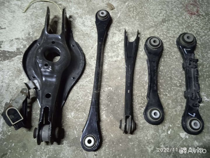 Рычаги задние левая сторона BMW F30