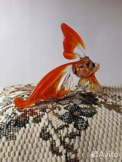 Фигурка из стекла Золотая рыбка