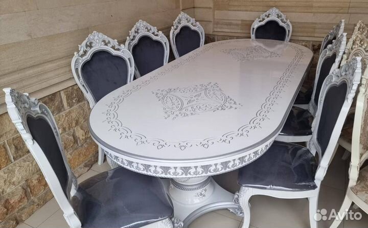 Кухонный стол и 8 стульев