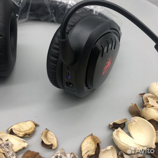 Игровые наушники с микрофоном (новые)