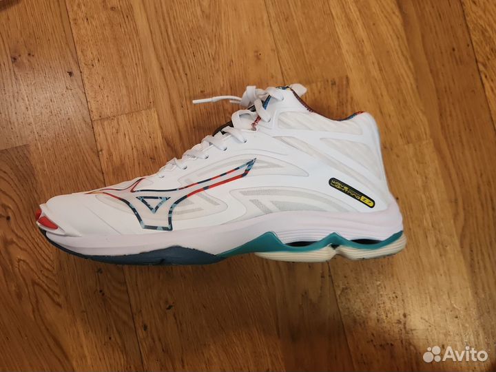 Волейбольные кроссовки Mizuno