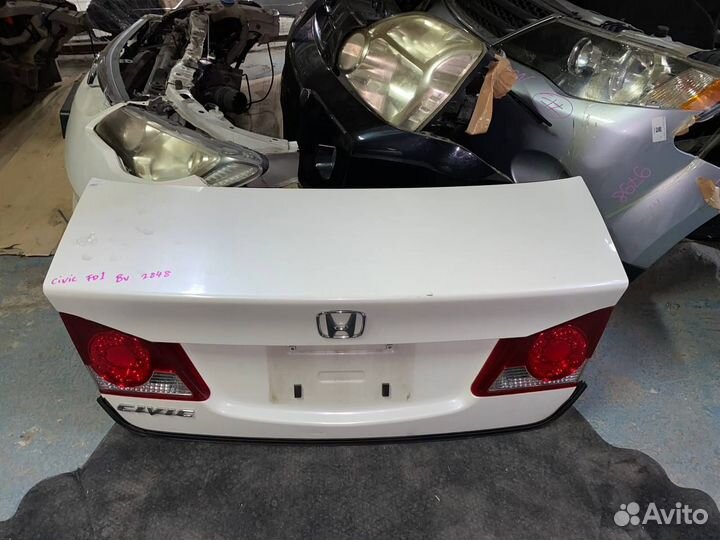Крышка багажника Honda Civik 4d