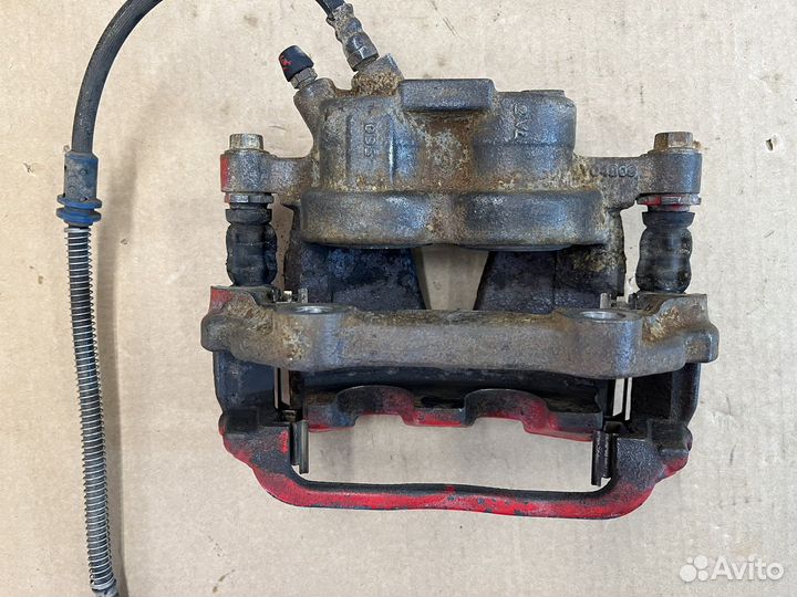 Суппорт передний правый Мерседес глк Х204