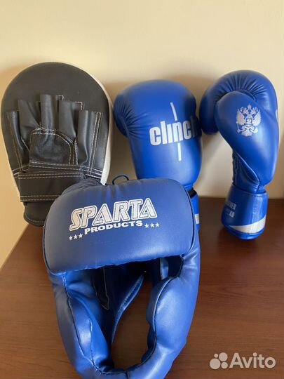 Боксерские перчатки, шлем, лапа