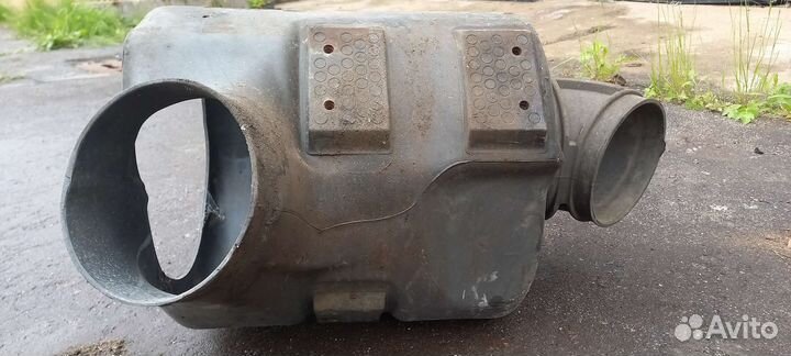 Корпус воздушнооо фильтра на грузовик volvo