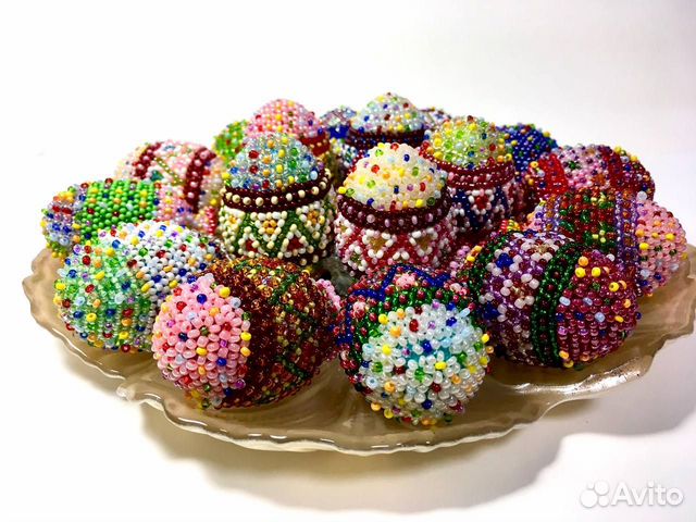 Яйца пасхальные оплетенные бисером