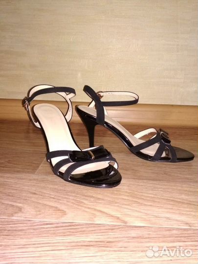 Открытые босоножки