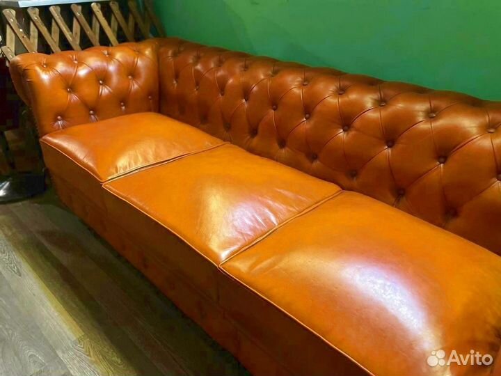 Диван кожаный честер