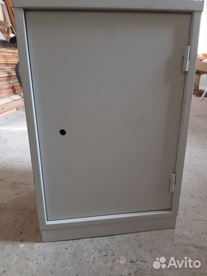 Сейф металлический