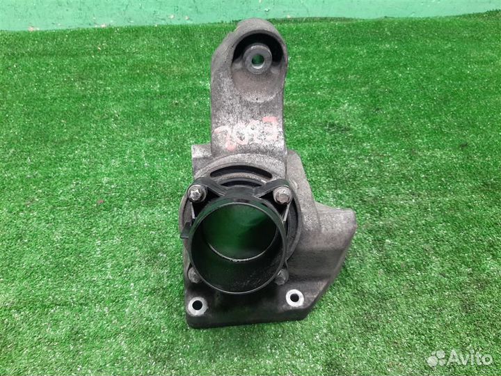 Кронштейн опоры двс левой Mercedes Benz C-Class W