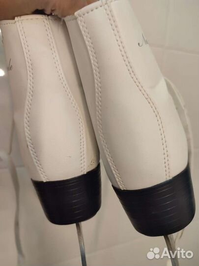 Коньки фигурные 35 размер