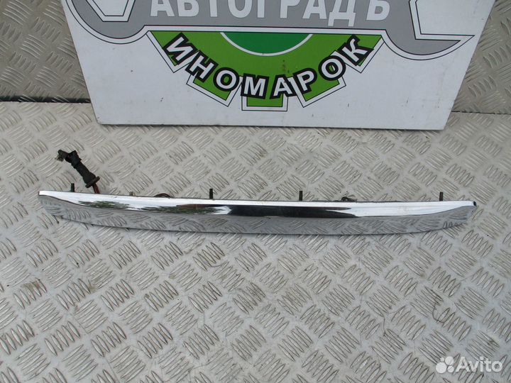 Накладка двери багажника Nissan X-Trail T30 2002г