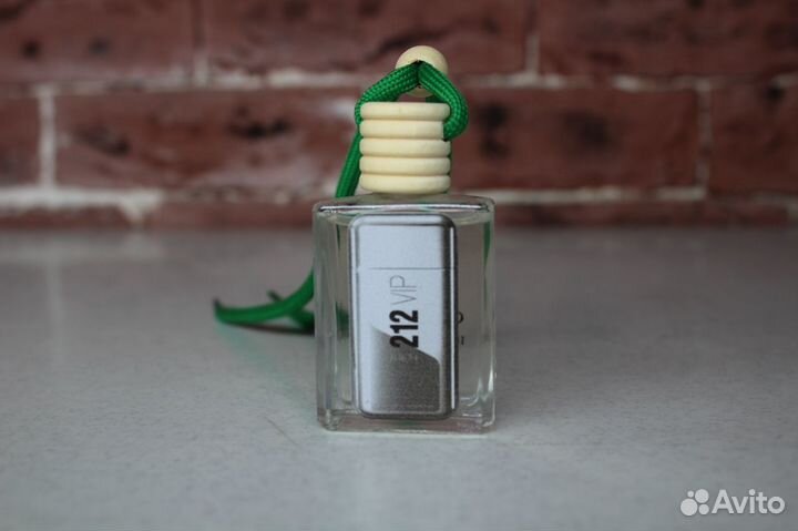 Ароматизатор в машину, Carolina Herrera 212 VIP