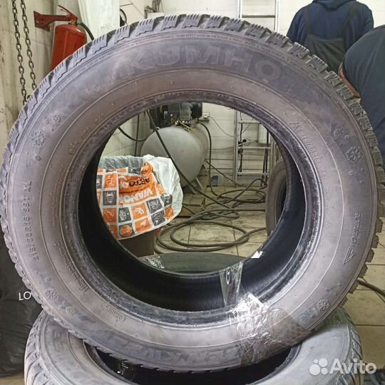 Kumho I'Zen KW22 215/60 R16