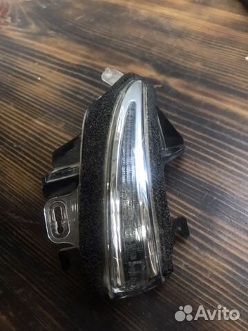 Указатель поворота в правое зеркало Lexus is 250