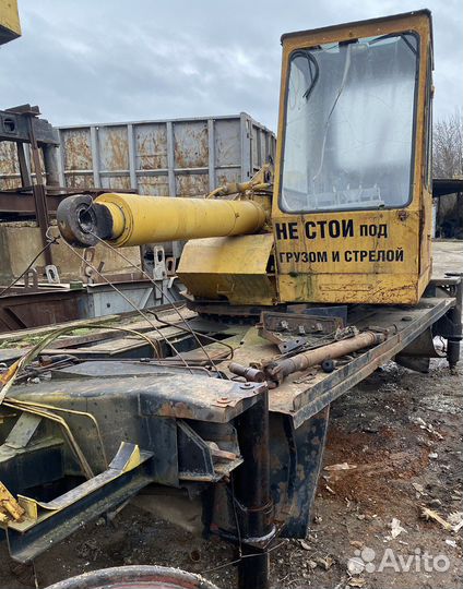 Запчасти на стреловые краны Ивановец 14,16 тн