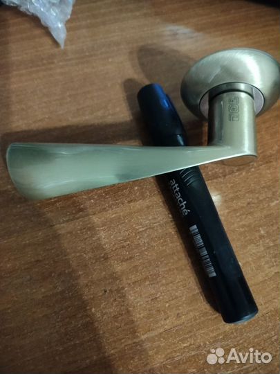 Дверные ручки и петли Новые