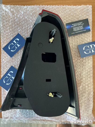 Фара задняя левая Logan 2004-2009