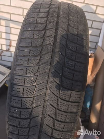 Michelin X-Ice XI3 215/65 R17 99T