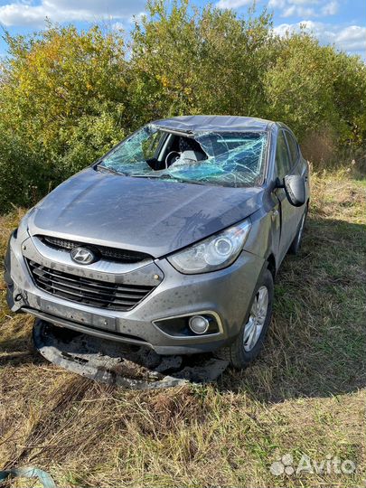 Hyundai ix35 2.0 AT, 2011, битый, 200 000 км