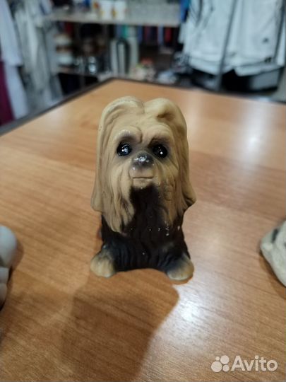 Статуэтки фарфоровых собачек для Елены