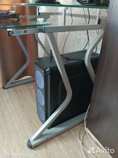 Компьютерный стол