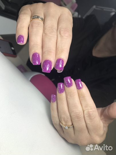 Модель на маникюр