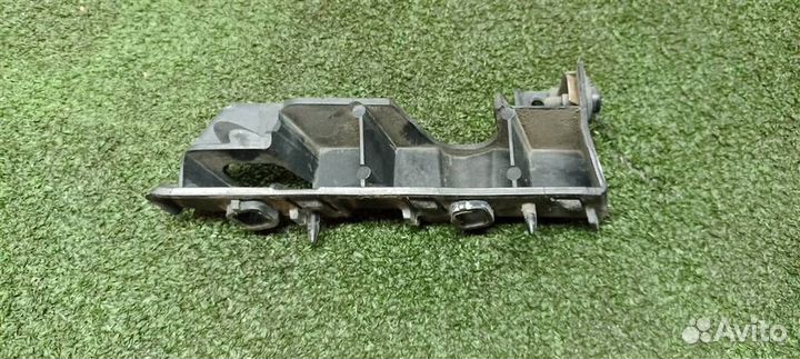 Направляющая переднего бампера левая Audi A6 C7