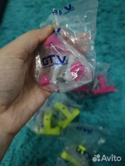 Крючок мебельный цветной Gtv