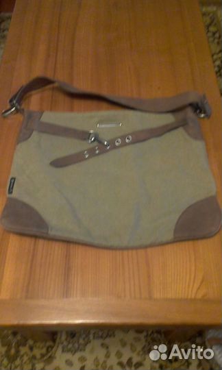 Много брендовых сумок