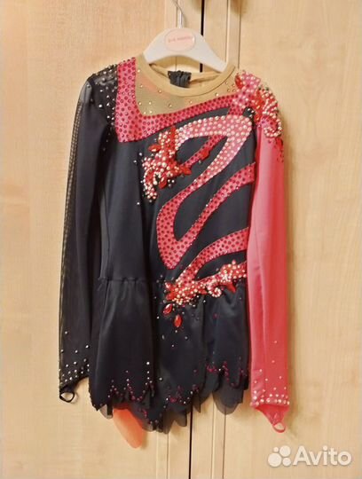 Платье для выступления (фигурное катание)