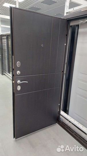 Дверь входная крона Антик 67мм, Венге