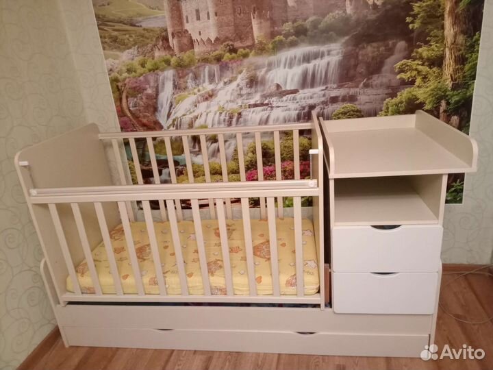 Детская кроватка трансформер с маятником