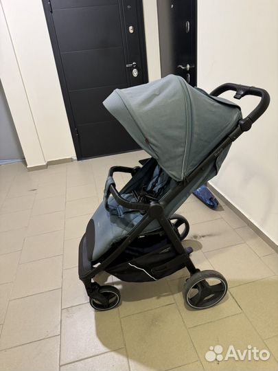 Прогулочная коляска Carrello Bravo