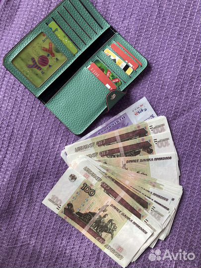 Игрушечные деньги в портмоне