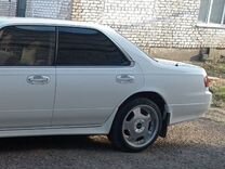 Nissan Laurel 2.0 AT, 1995, 257 625 км, с пробегом, цена 615 000 руб.