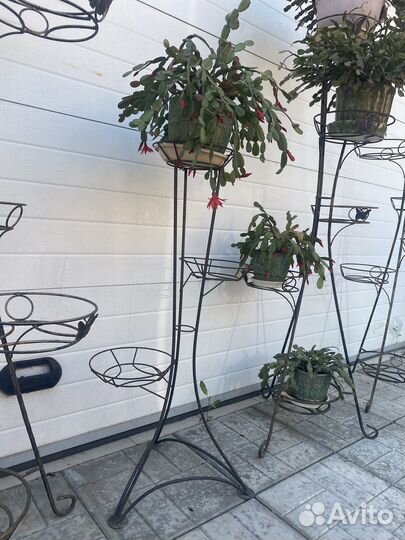 Подставка для цветов напольная