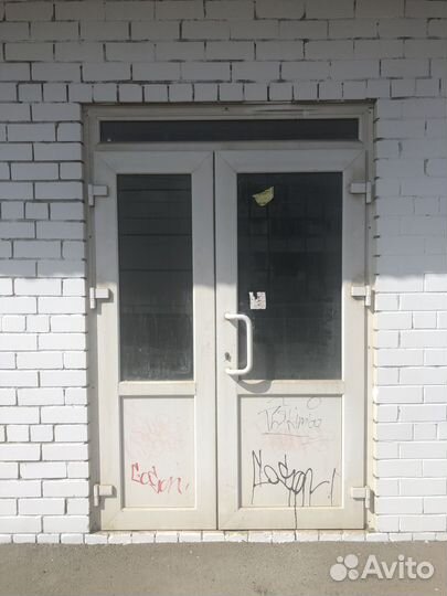 Пластиковые окна и дверь б/у