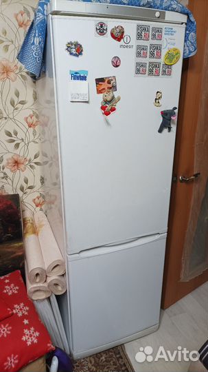 Холодильник indesit es18