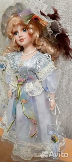Кукла фарфоровая коллекционная