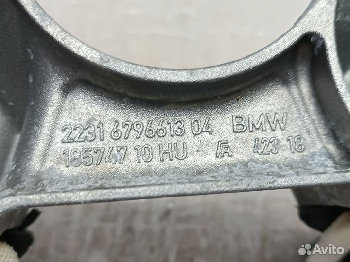 Кронштейн кпп BMW 3 F30 18г. (рест)