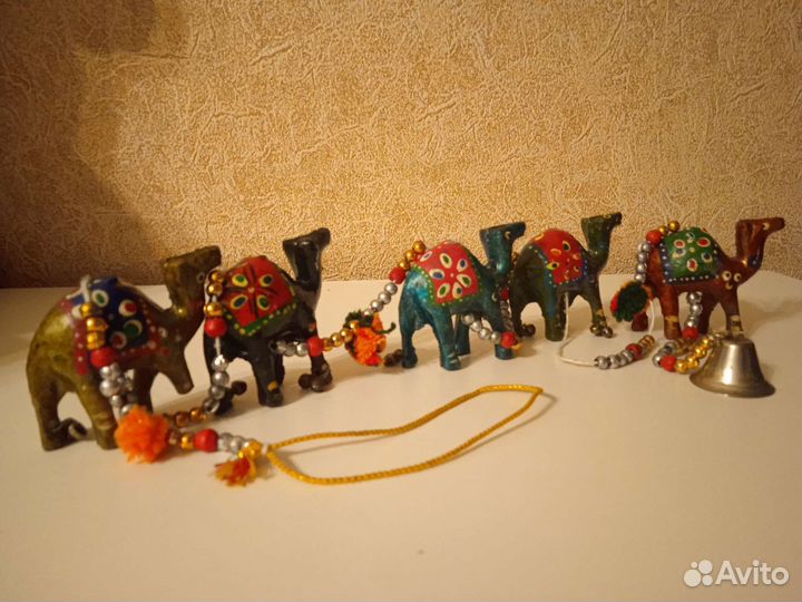 Подвеска декоративная верблюды