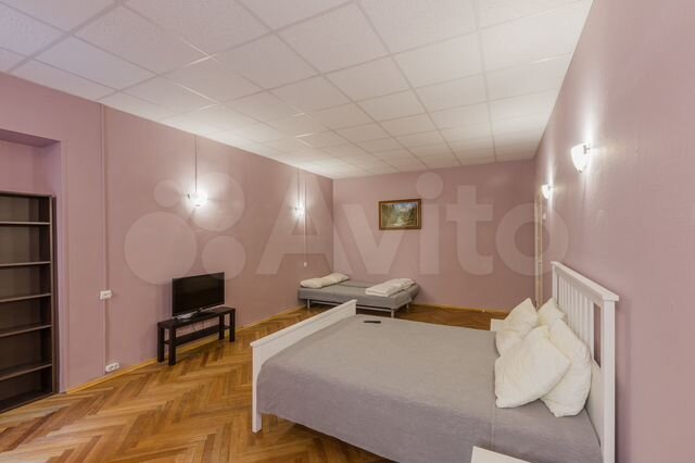 2-к. квартира, 80 м², 1/5 эт.