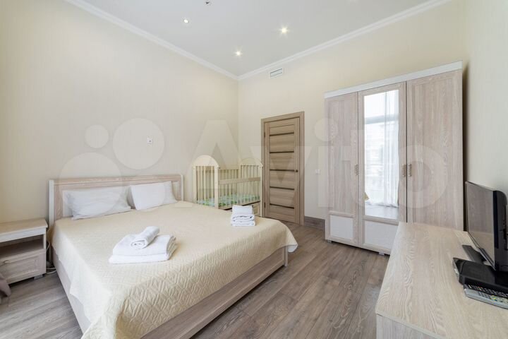 2-к. квартира, 77 м², 2/4 эт.