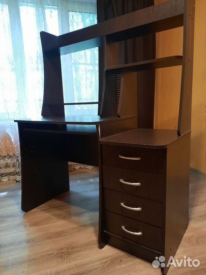 Компьютерный стол