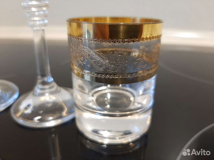 Бокал и рюмка