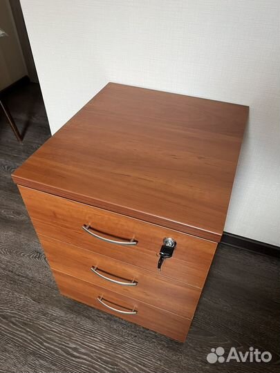 Тумба офисная/прикроватная выкатная на колесиках