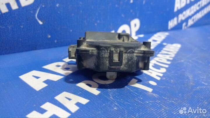 Моторчик заслонок отопителя Toyota Camry 40 седан