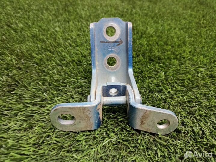 Петля двери верхняя передняя левая Kia Rio 4 FB